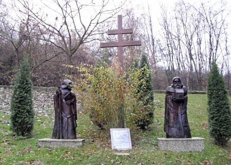 Křepice - sochy Cyrila a Metoděje