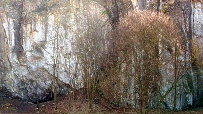 Holštejn - skalní masiv s hradem a Hladomornou