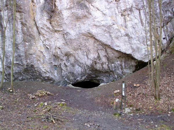 Okolí jeskyně Hladomorny