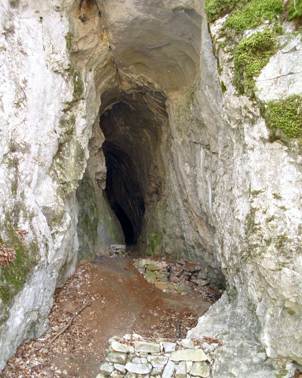 Jeskyně Kůlnička - portál