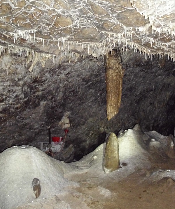 Ochozsk jeskyn - stalaktit Kukuice