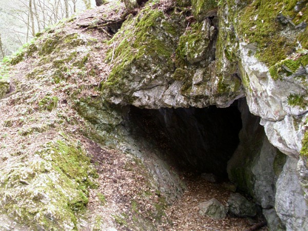 Vstup do jeskyn Netoprka