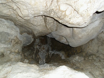 Detail stropu v jeskyni S oky