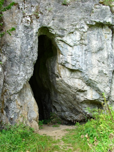 Portál jeskyně S oky nedaleko Ostrova u Macochy