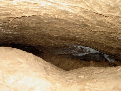 Malčina jeskyně - široká plazivka Spojka