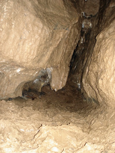 Bláto na konci Hlavní chodby v Malčině jeskyni