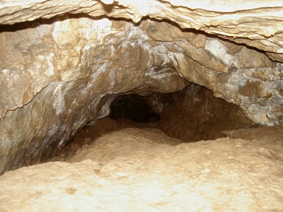 Málčina jeskyně - plazivá část Hlavní chodby směr Blátivý dóm